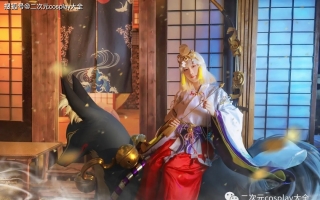 《阴阳师》御馔津cos，场景服饰用心还原，连狐狸都很还原