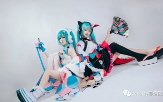 cos：初音未来和魔法未来的甜蜜组合